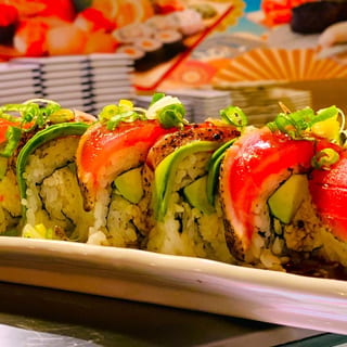 SEARED TUNA ROLL