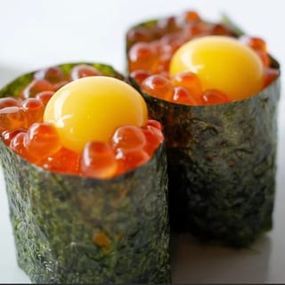 SALMON EGG SUSHI